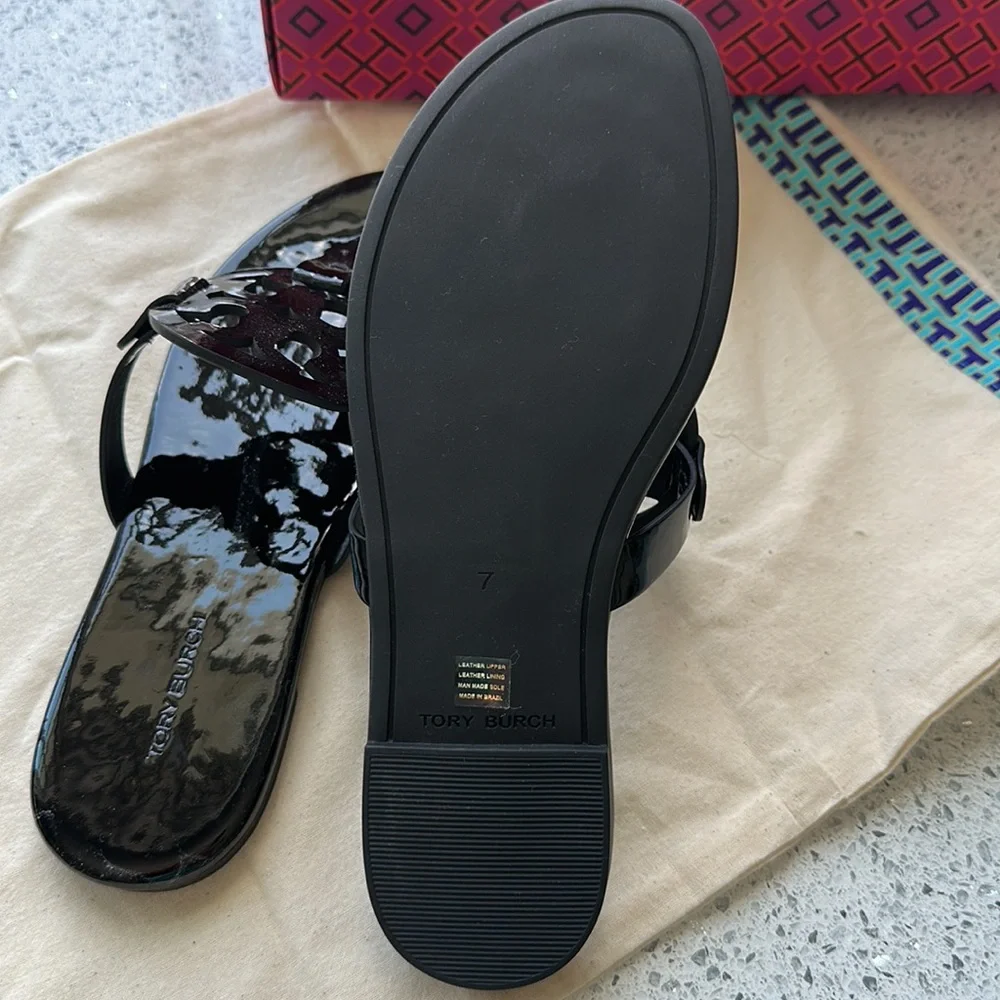 BRAND NEW Tory Birch sandals - Picture 3 of 3